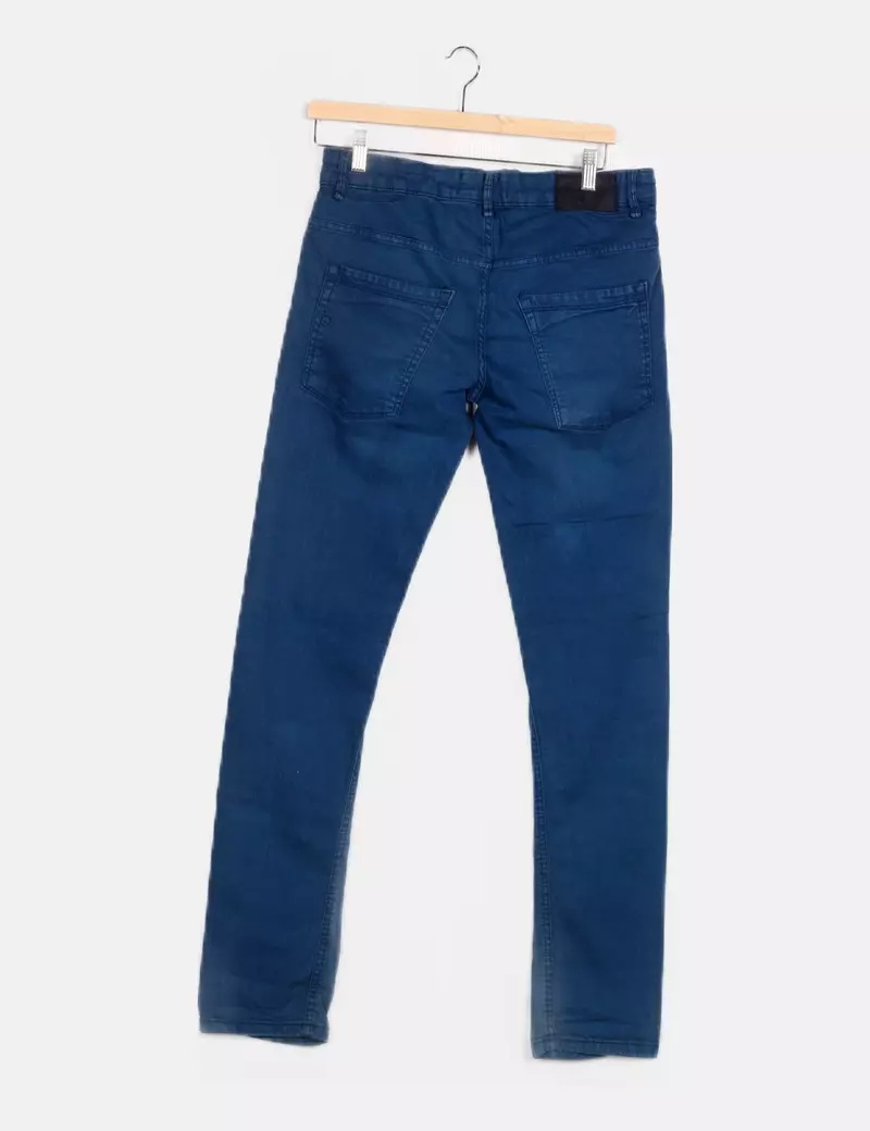 Bershka Pantalón chino azul básico