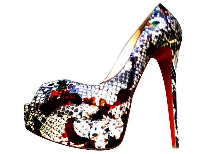 Christian Louboutin Tacones Impresión de pitón 