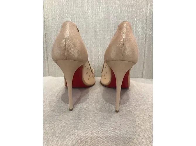 CHRISTIAN LOUBOUTIN Tacones T.UE 39.5 cuero Beige 