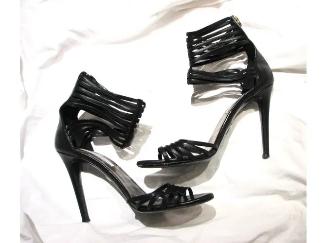 Diane Von Furstenberg Úrsula tacones de tiras Negro 