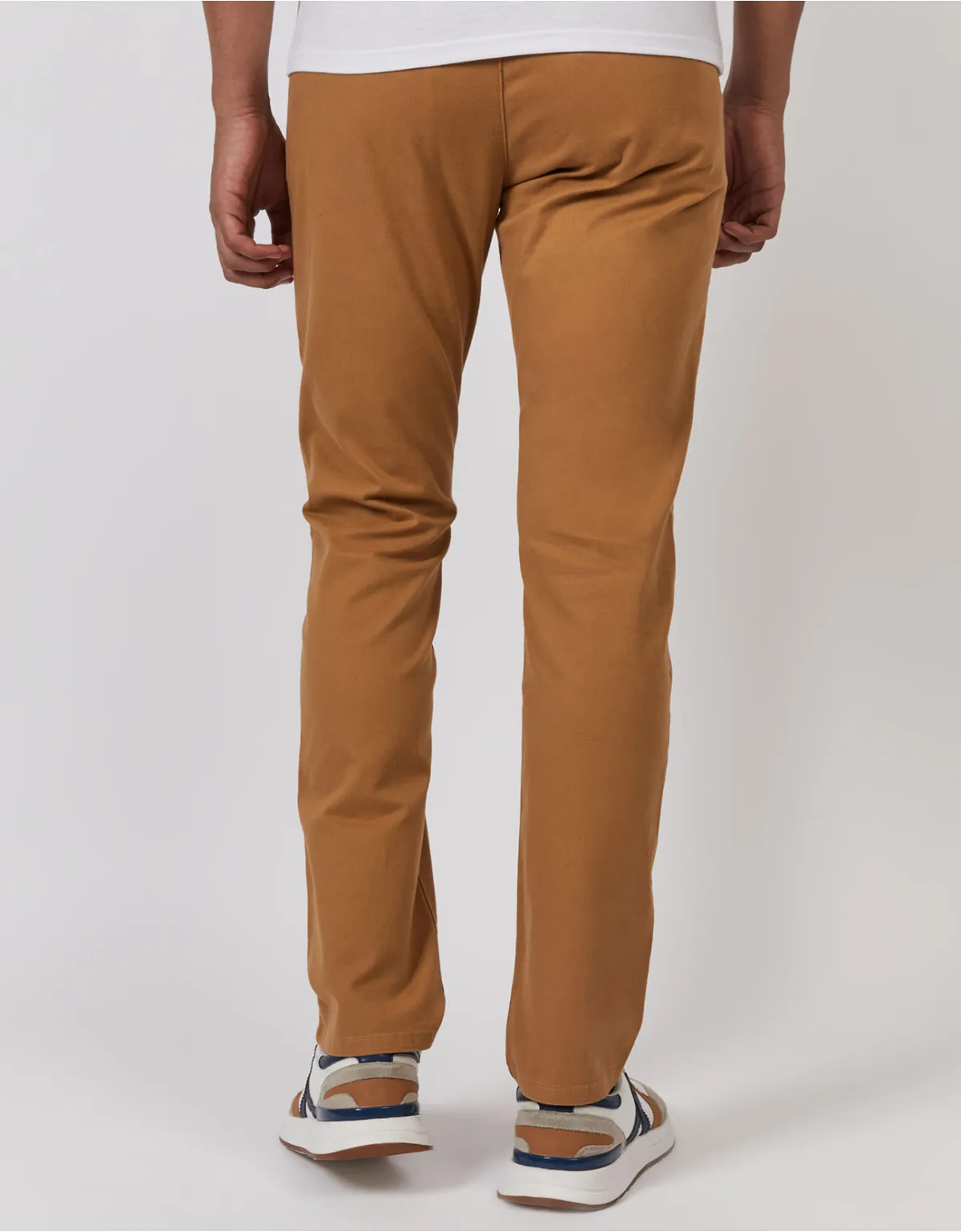 Pantalón regular fit marrón