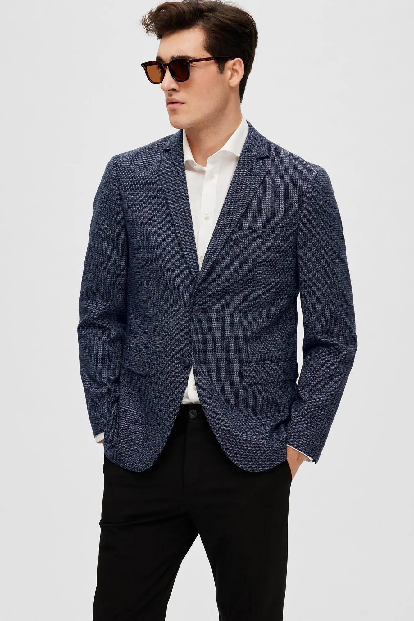 Selected Blazer slim fit estructurada elaborada con materiales reciclados