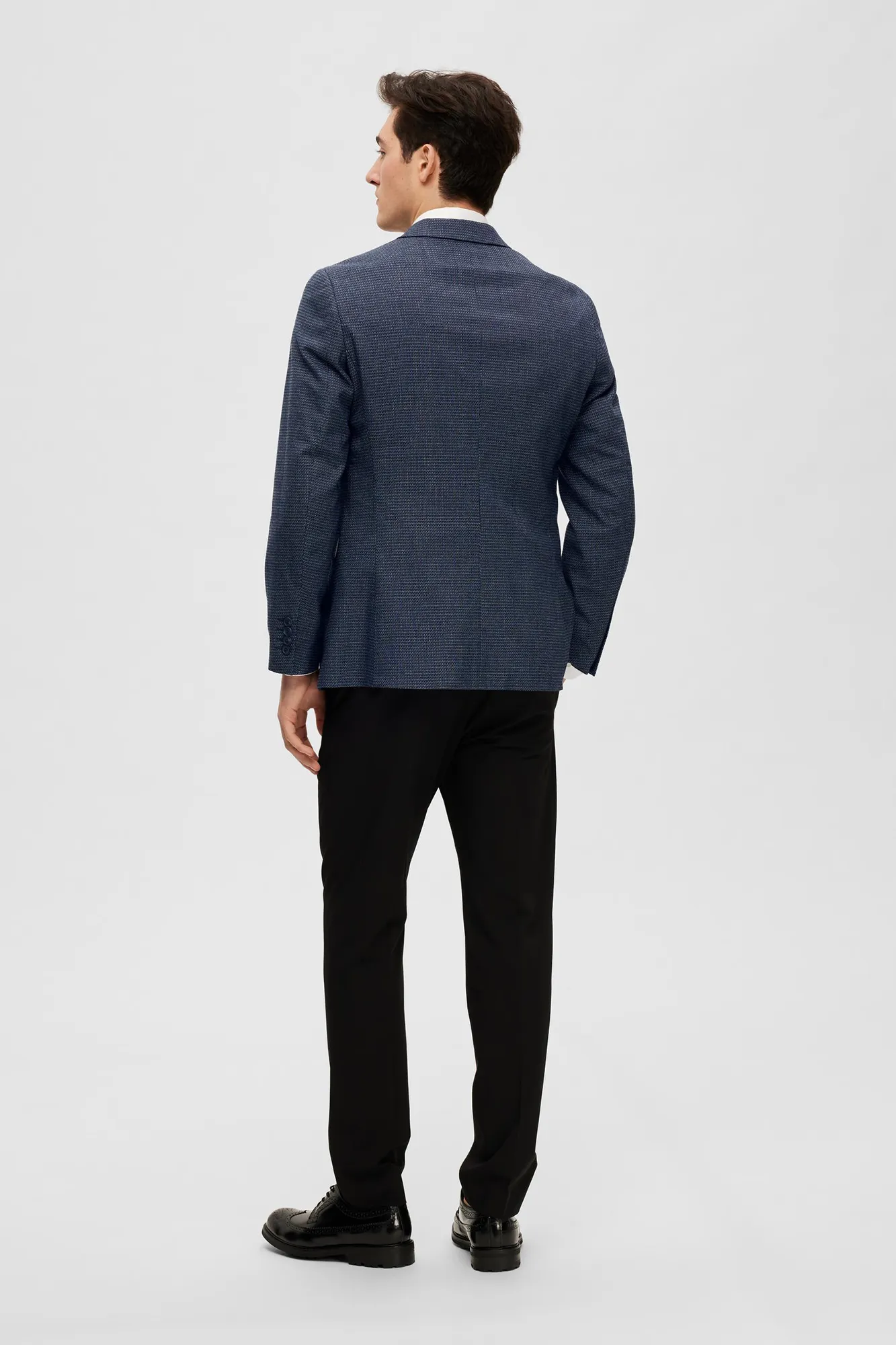 Selected Blazer slim fit estructurada elaborada con materiales reciclados