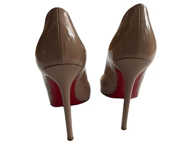 Tacones de cuero patentado Pigalle 120 de Christian Louboutin Beige 