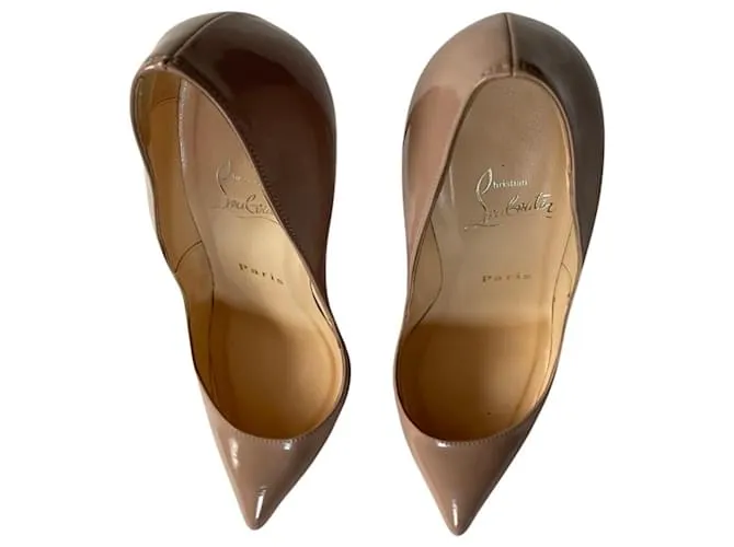 Tacones de cuero patentado Pigalle 120 de Christian Louboutin Beige 