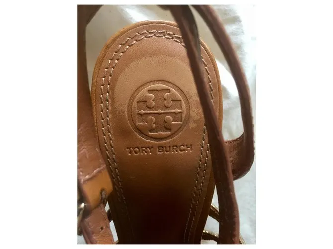 Tory Burch Tacones dorados y marrones Castaño 